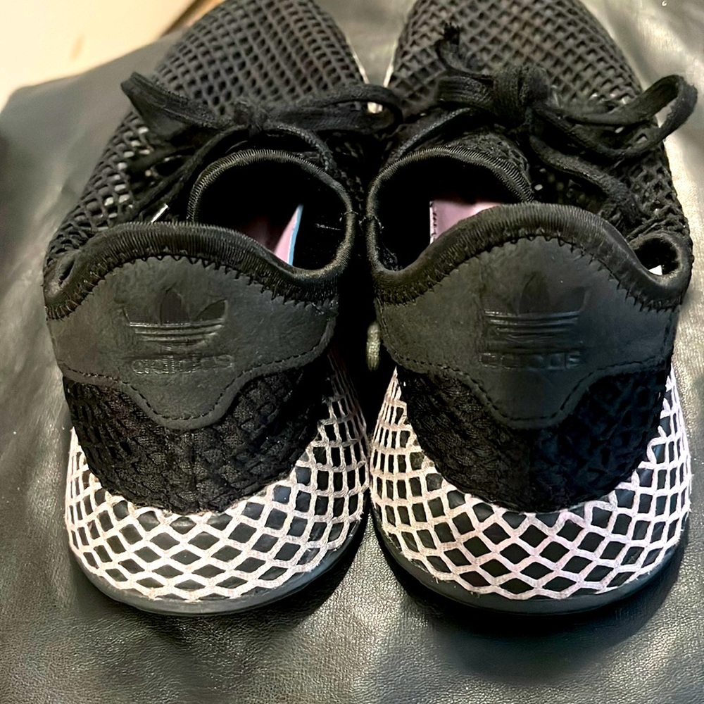 Pink and black adidas 🖤